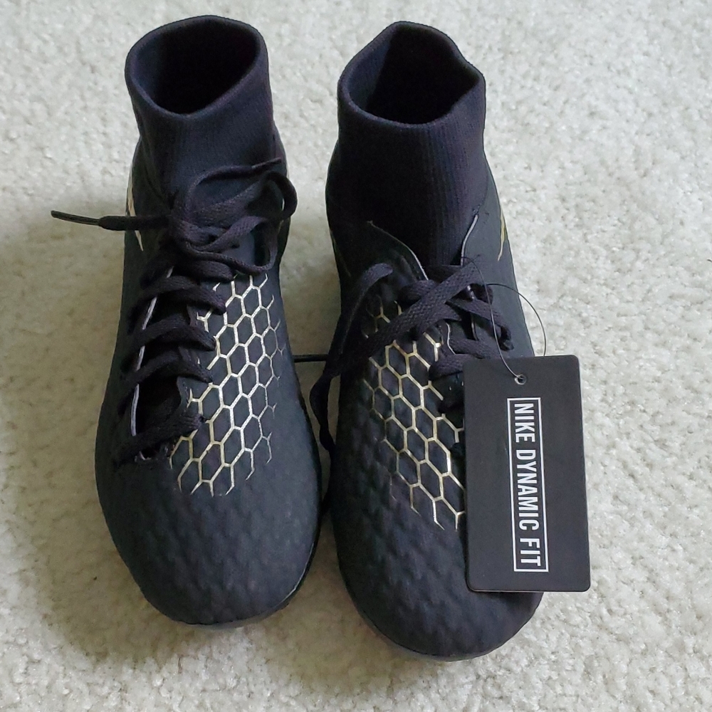 NIKE HYPERVENOM KIDS SIZE 4.5Y BRAND NEW WITH TAGS